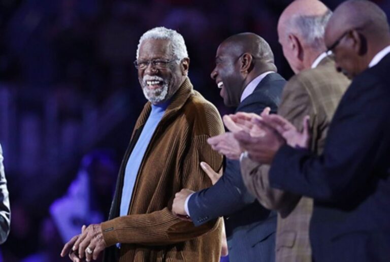 Legendario Bill Russell, ganador de un récord de 11 anillos de NBA, murió a los 88 años