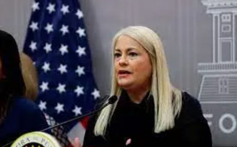 La exgobernadora de Puerto Rico es acusada de sobornos