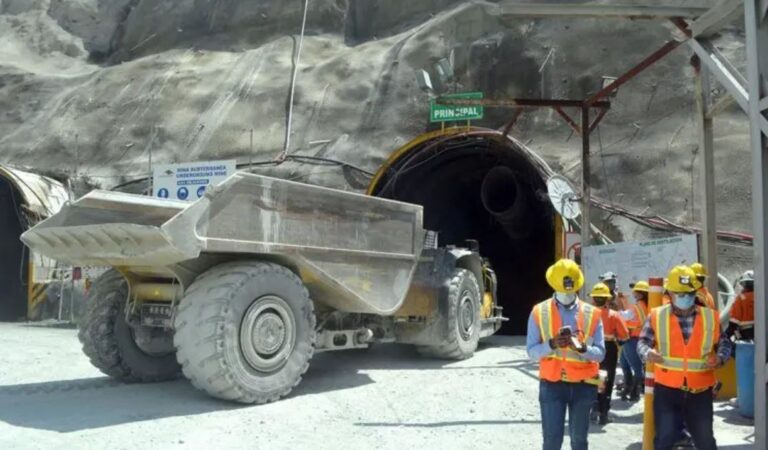 Rescate de los dos mineros probablemente tardará semanas