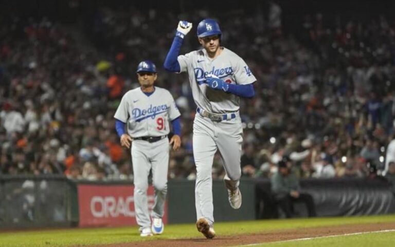 Dodgers se imponen a los Gigantes y se afirman en el Oeste