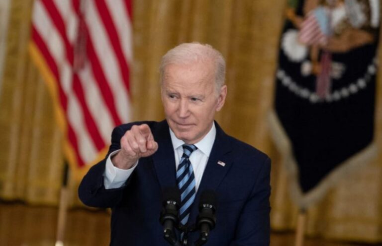 Biden exhorta a los estadounidenses a «defender» la democracia, que no está «garantizada»