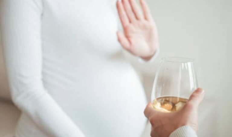 Salud pública recomienda no vender alcohol a embarazadas