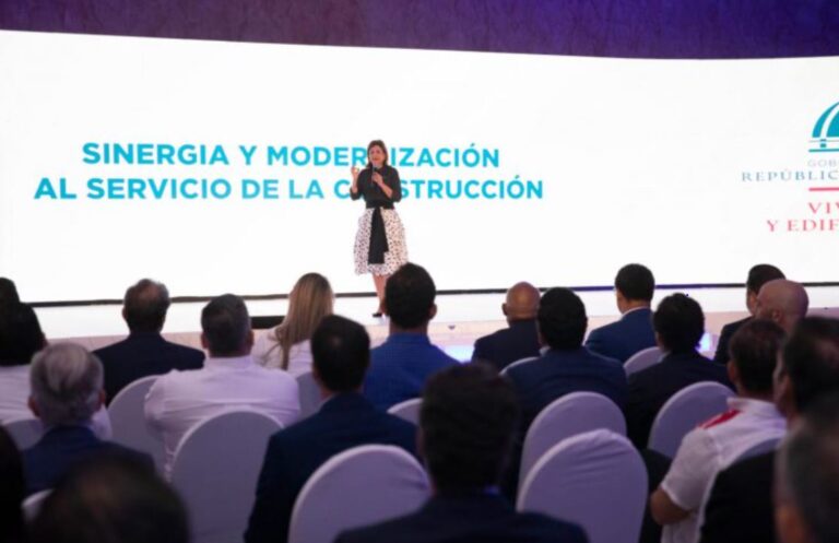 Vicepresidenta Raquel Peña encabeza lanzamiento de la Ventanilla Única de Construcción