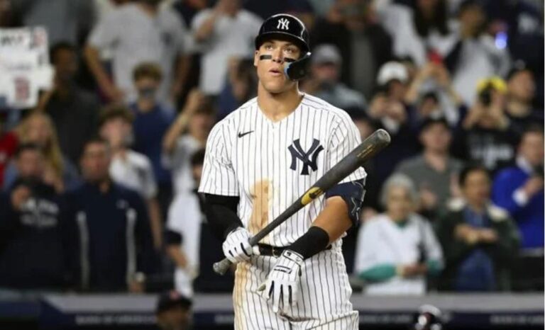 Yanquis vencen a Medias Rojas en duelo recortado por lluvia