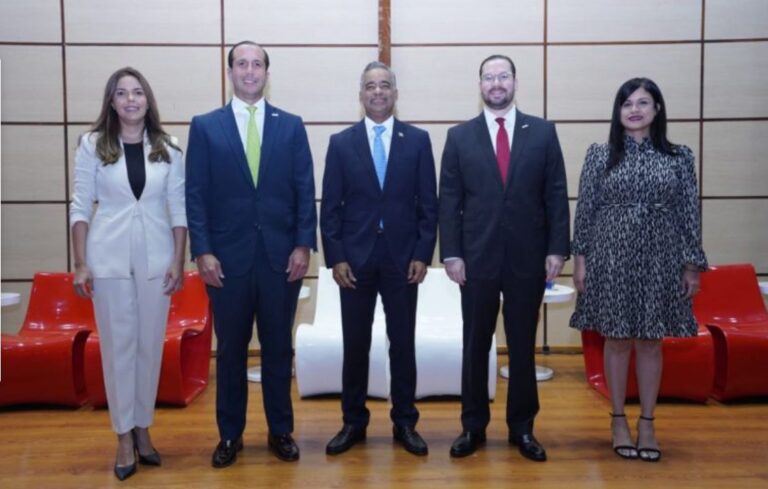 Jóvenes dialogan sobre institucionalidad y reformas en cuarta edición de Legal Trends