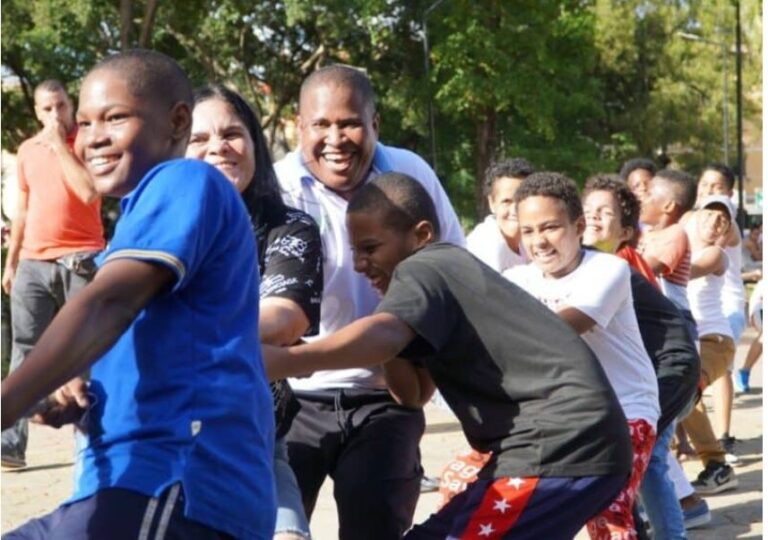 Ayuntamiento Santo Domingo Este lleva educación y diversión a los parques del municipio