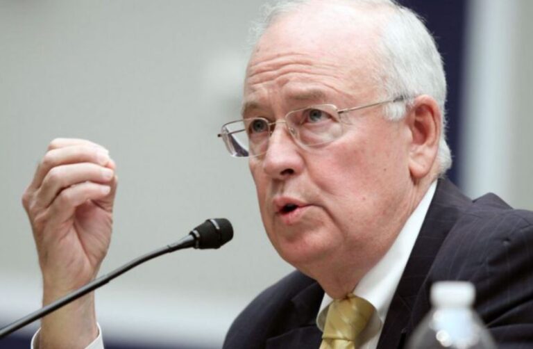 Muere Ken Starr, fiscal que investigó a Clinton en caso Lewinsky