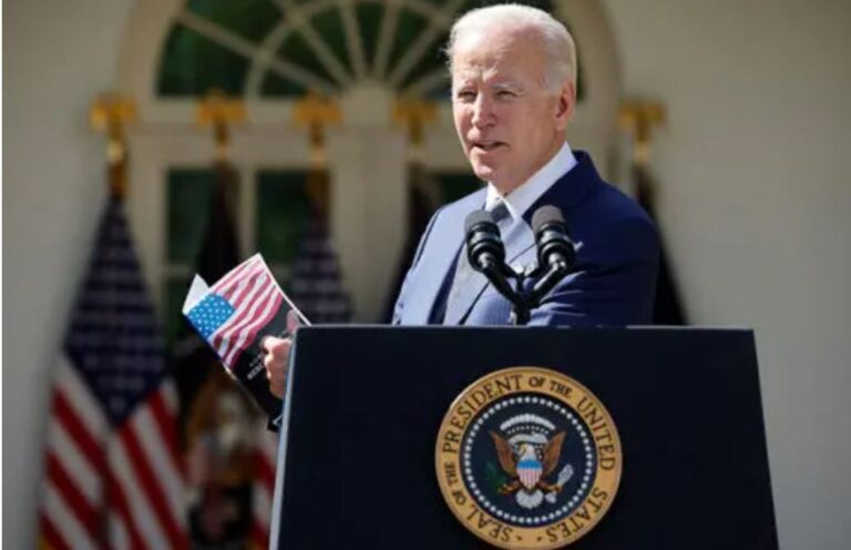 Joe Biden liberará 15 millones de barriles petróleo de reserva