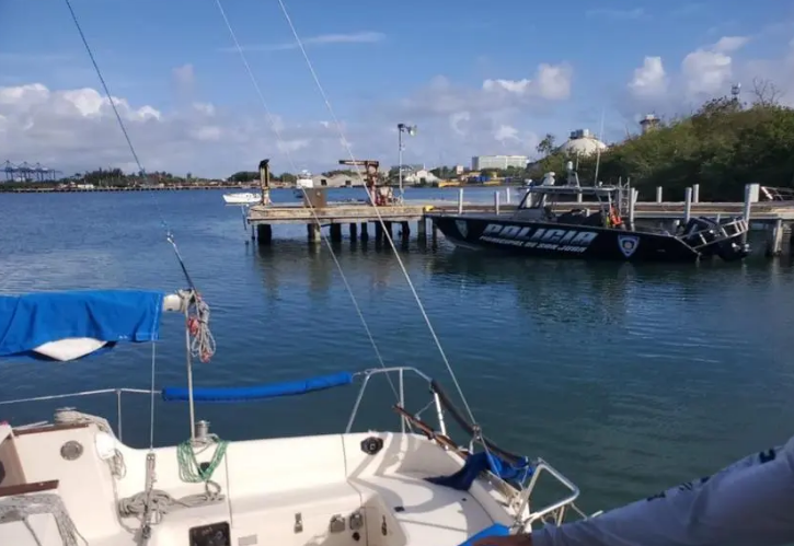 Rescatan a dos dominicanos de grupo abandonado en aguas de Puerto Rico