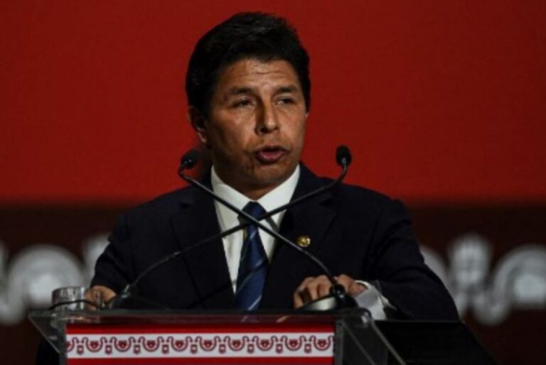 Fiscalía denuncia a presidente de Perú ante el Congreso como presunto líder de banda criminal