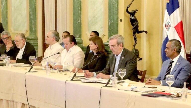 Gobierno dice reparó más de diez mil casas dañó Fiona