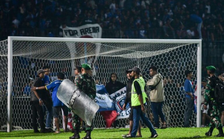 Las reacciones en el fútbol ante la tragedia del estadio de Indonesia