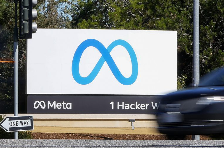 Las ganancias trimestrales de Meta se reducen a más de la mitad