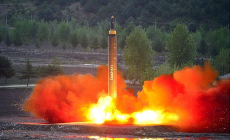 Corea del Sur y EEUU disparan misiles al mar de Japón después del ensayo norcoreano