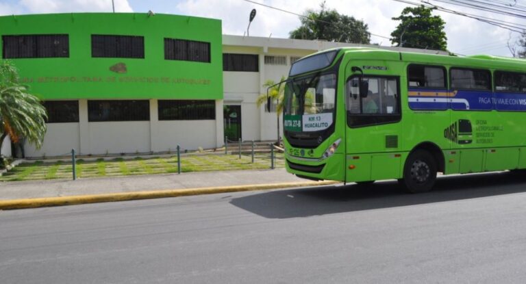 Autobuses de la OMSA promoverán la Constitución animada impulsada por el Defensor del Pueblo