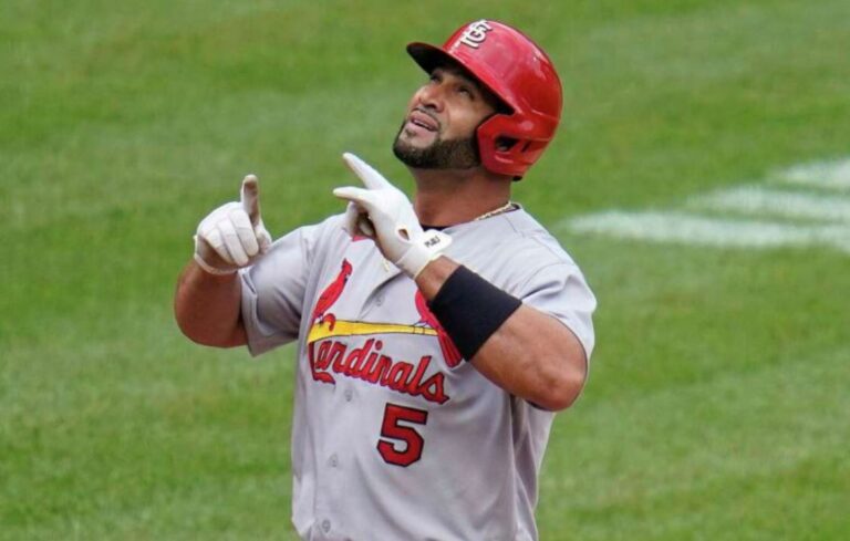 Albert Pujols conecta su cuadrangular 703 de su carrera