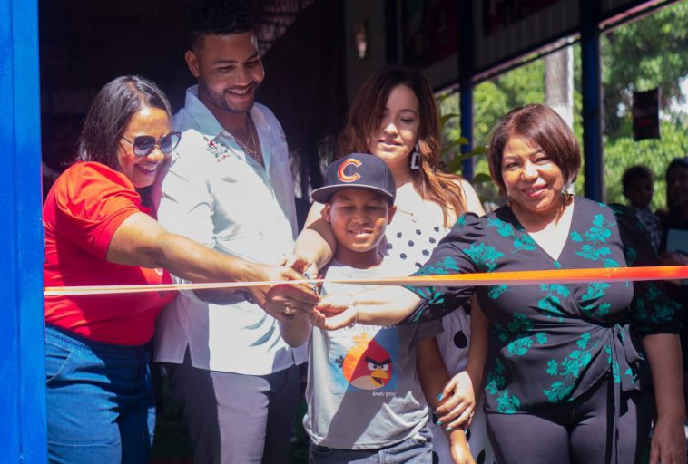 Academia Robert Valdez inaugura moderno centro de entrenamiento de béisbol