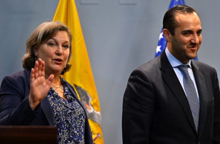 Ecuador y EEUU firman acuerdo de cielos abiertos y abordan cooperación en seguridad
