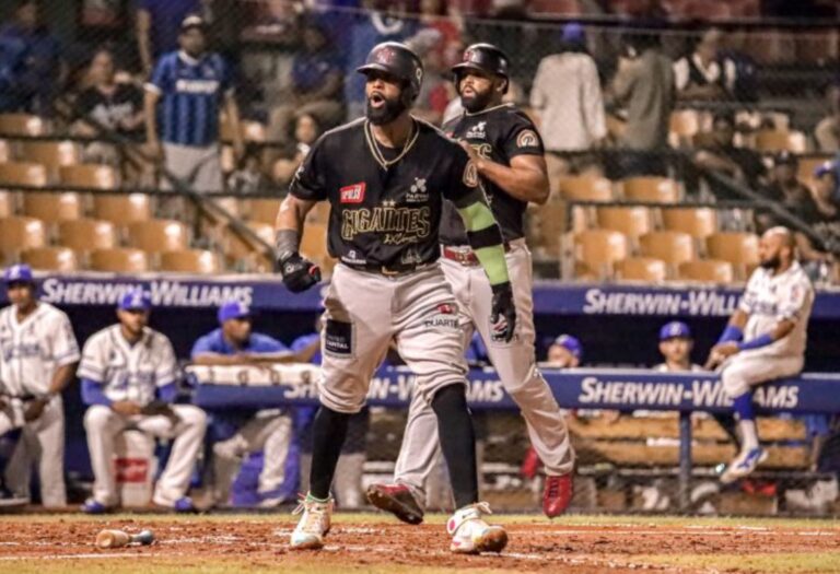 Gigantes dividen en doble jornada frente al Licey