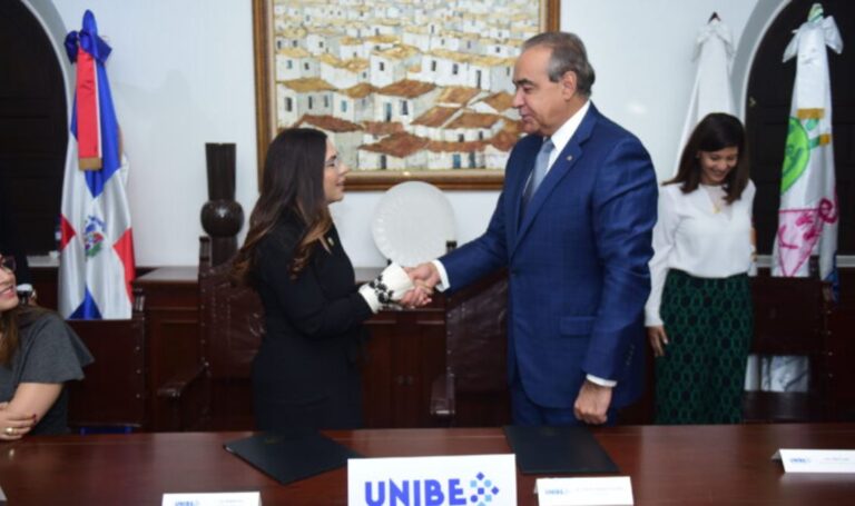 CONANI y UNIBE firman acuerdo de colaboración interinstitucional