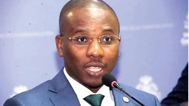 Exprimer ministro de Haití Joseph acusa a Henry de encubrir crimen