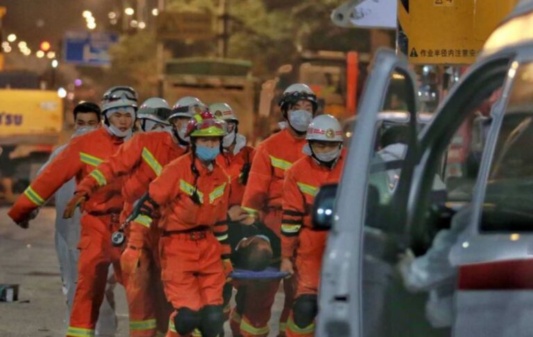 Mueren 36 personas en el incendio de una fábrica en China