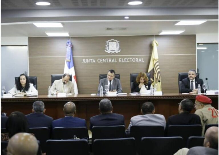 Pleno de la JCE celebra audiencia pública sobre borrador del reglamento que crea la Unidad Administrativa Sancionadora Electoral