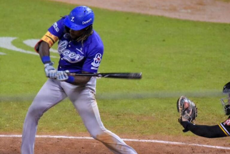 Licey propina paliza a las Águilas en el «Valle de la Muerte»