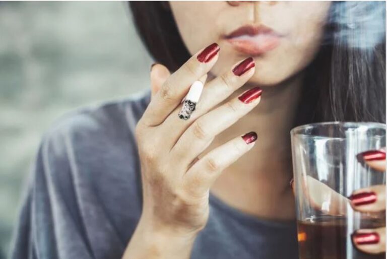 Alcohol y Tabaco: más de 2,300 genes se asocian a su consumo