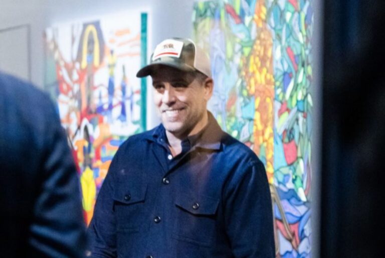Venden un cuadro pintado por Hunter Biden al precio de una casa