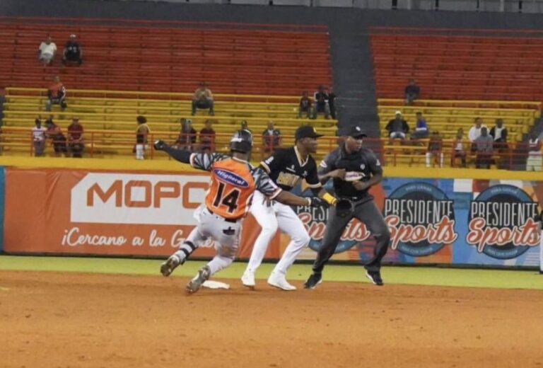 A los Toros se les complica clasificación con derrota ante Águilas