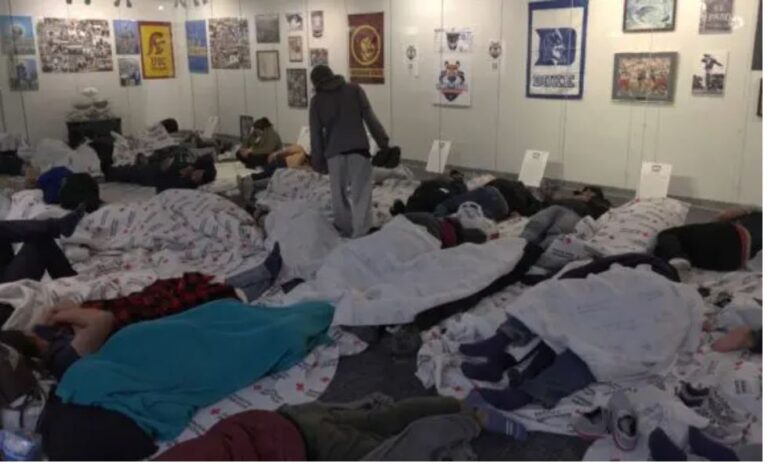 Estados Unidos seguirá expulsión rápida de inmigrantes