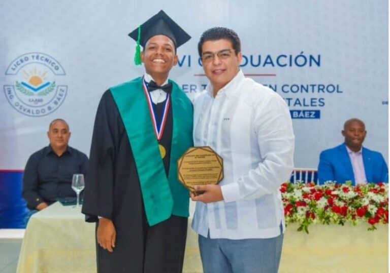Liceo Técnico Ingeniero Osvaldo B. Báez de la CAASD gradúa a 38 bachilleres