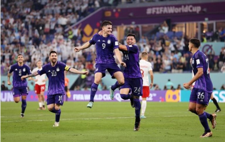 Argentina se cita con Australia en octavos pese a penal errado por Messi