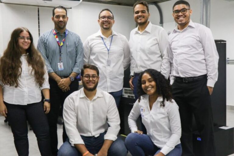 Estudiantes dominicanos ganan concurso internacional de robótica espacial 