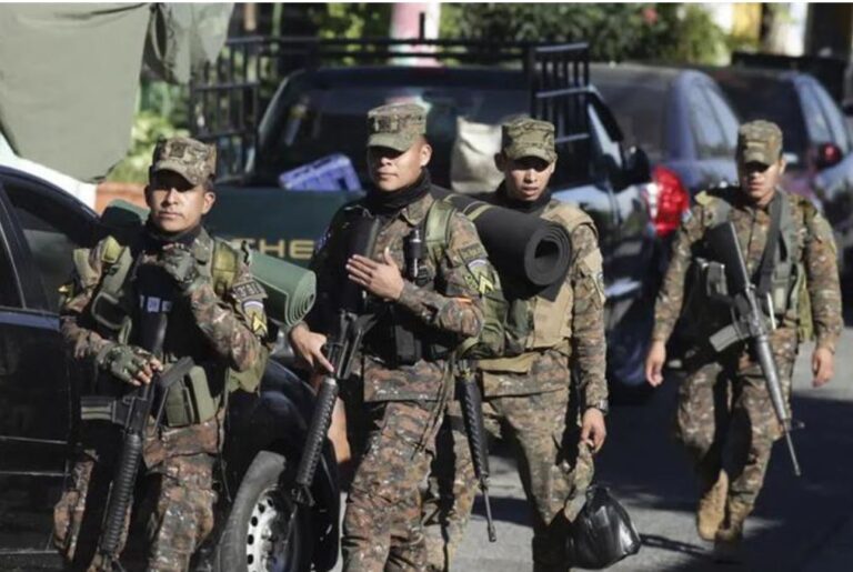 El Salvador despliega tropas anti-pandillas