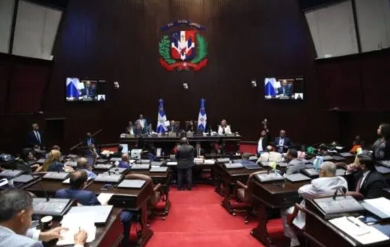 Diputados mandan a comisión un préstamo de US$100 millones