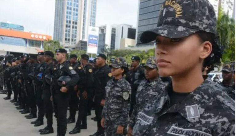 Policía Nacional inviste a más de 300 nuevos agentes en unidades tácticas