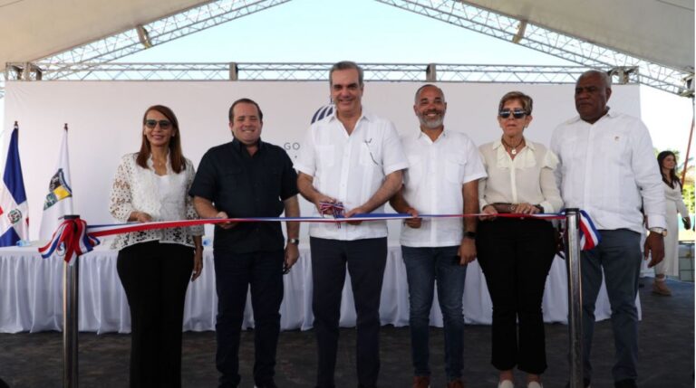 Presidente Abinader deja inauguradas ocho obras en Puerto Plata y una en Santiago