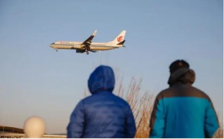 Reservas de vuelos de salida de China, al 15 % de niveles previos a pandemia