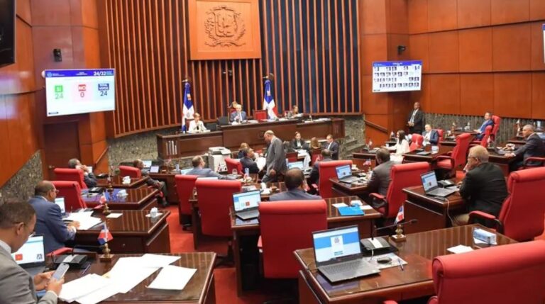 Senado designa comisión especial para Código Penal