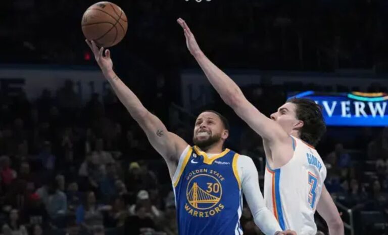 Warriors superan a Thunder gracias a la buena actuación de Curry