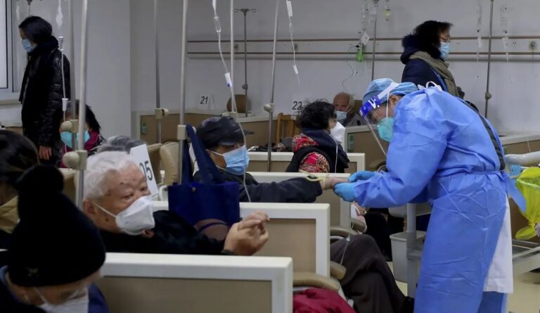 Hospital de Beijing, sin camas por repunte de casos de COVID