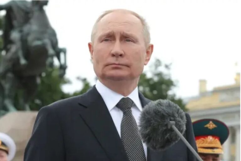 Putin dice que Rusia tiene «con qué responder» al envío de tanques