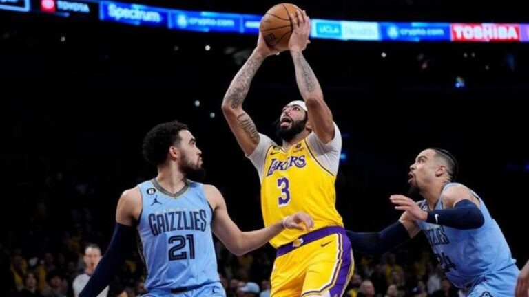 Lakers superan a Grizzlies tras retirar el número de Pau Gasol