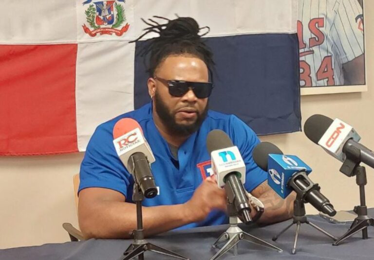Johnny Cueto asegura podrán el nombre de la República Dominicana en alto