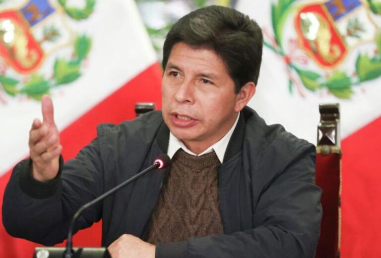 Juez dicta 3 años de prisión para expresidente de Perú Pedro Castillo