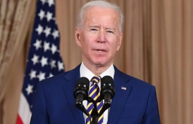 Biden busca restringir venta armas de fuego