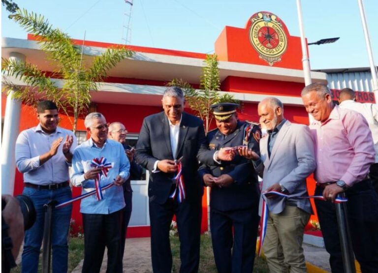 Ayuntamiento de Santo Domingo Este entrega tercera estación de bomberos remozada
