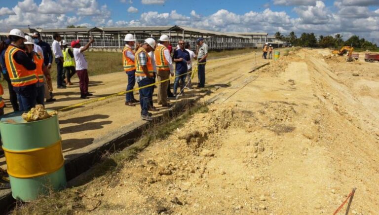 Felipe Suberví destaca avance de los trabajos de ampliación del Acueducto Barrera de Salinidad en Santo Domingo Este